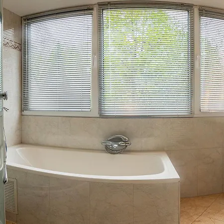Vakantiehuis Bungalowpark - Delta 113 Simpelveld